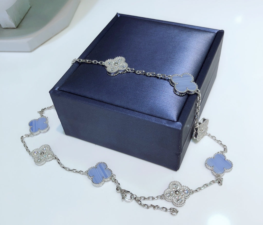 ??MIRA?¡¥CLOVER 10 MOTIFS CHALCEDONY DIAMONDS SILVER NECKLACE