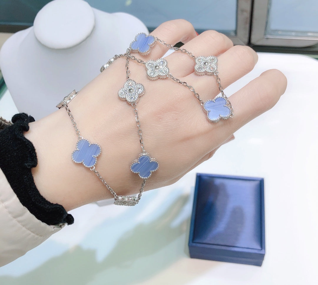 ??MIRA?¡¥CLOVER 10 MOTIFS CHALCEDONY DIAMONDS SILVER NECKLACE