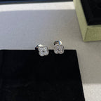 ??MIRA?¡¥CLOVER MINI DIAMOND STUD EARRINGS