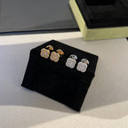 ??MIRA?¡¥CLOVER MINI DIAMOND STUD EARRINGS